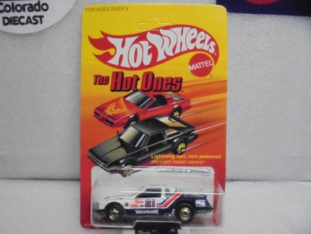 1982 HOT WHEELS THE HOT ONES VALVOLINE THUNDERBIRD STOCKER UNPUNCHED CARD Fashion